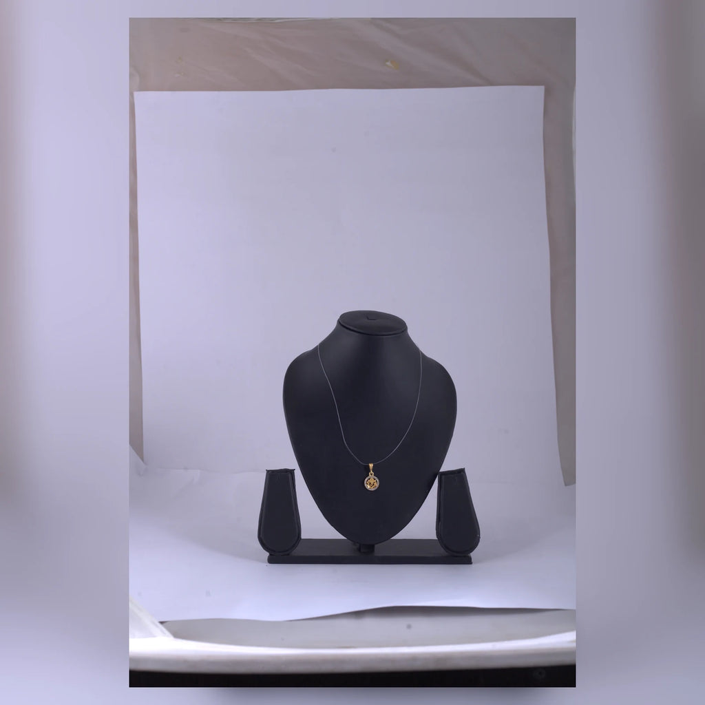 Gold-Tone Minimal Pendant Necklace — B view