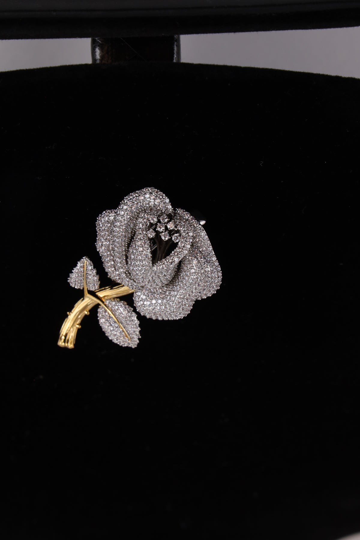 Elegant Crystal Rose Brooch with Golden Stem