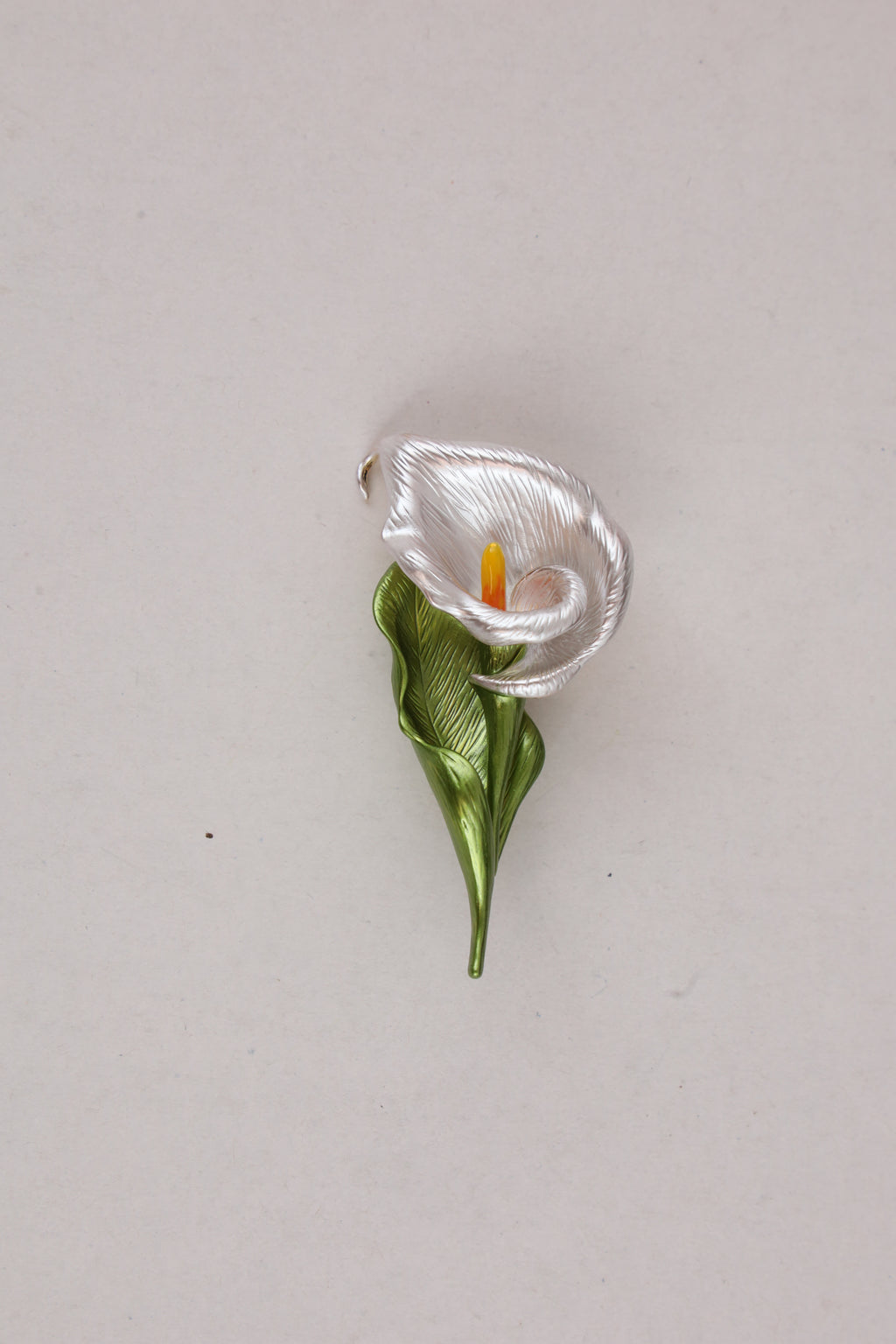 Elegant White Calla Lily Brooch with Green Leaves