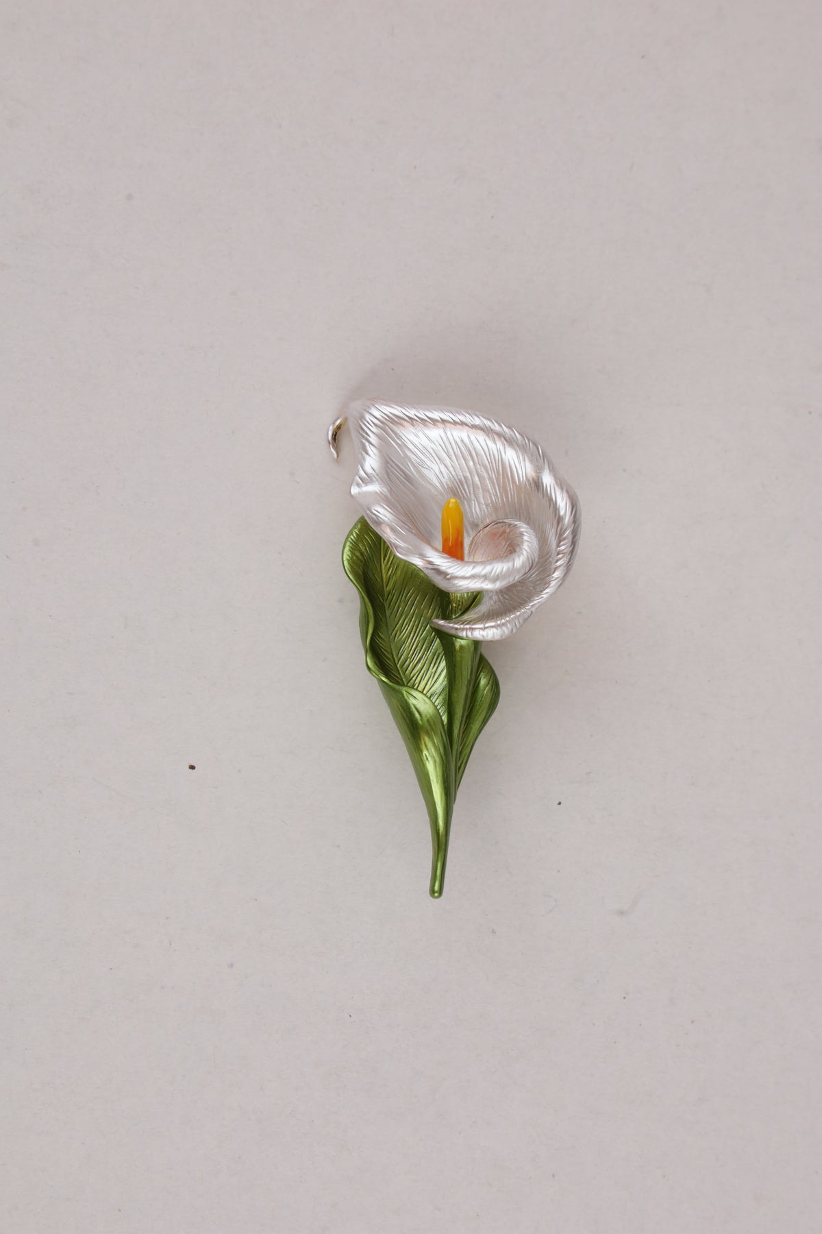 Elegant White Calla Lily Brooch with Green Leaves