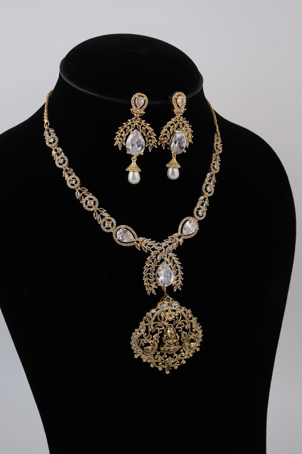 Gold-Tone Bridal Necklace Set with Crystal Accents & Pearl Drop Earrings