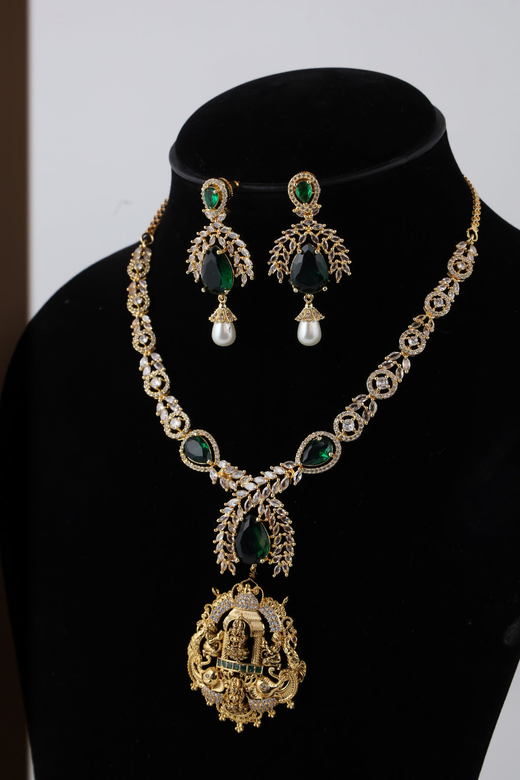 Gold-Tone Bridal Necklace Set with Green Stone Accents & Pearl Drop Earrings