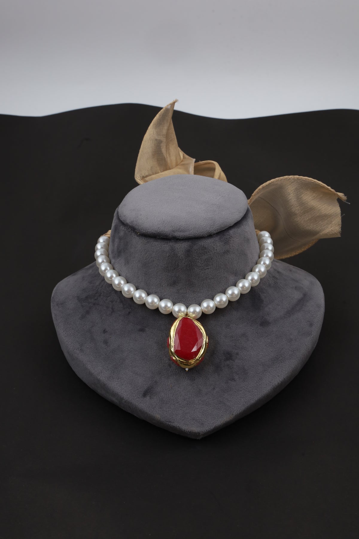 Pearl Choker Necklace with Red Crystal Pendant
