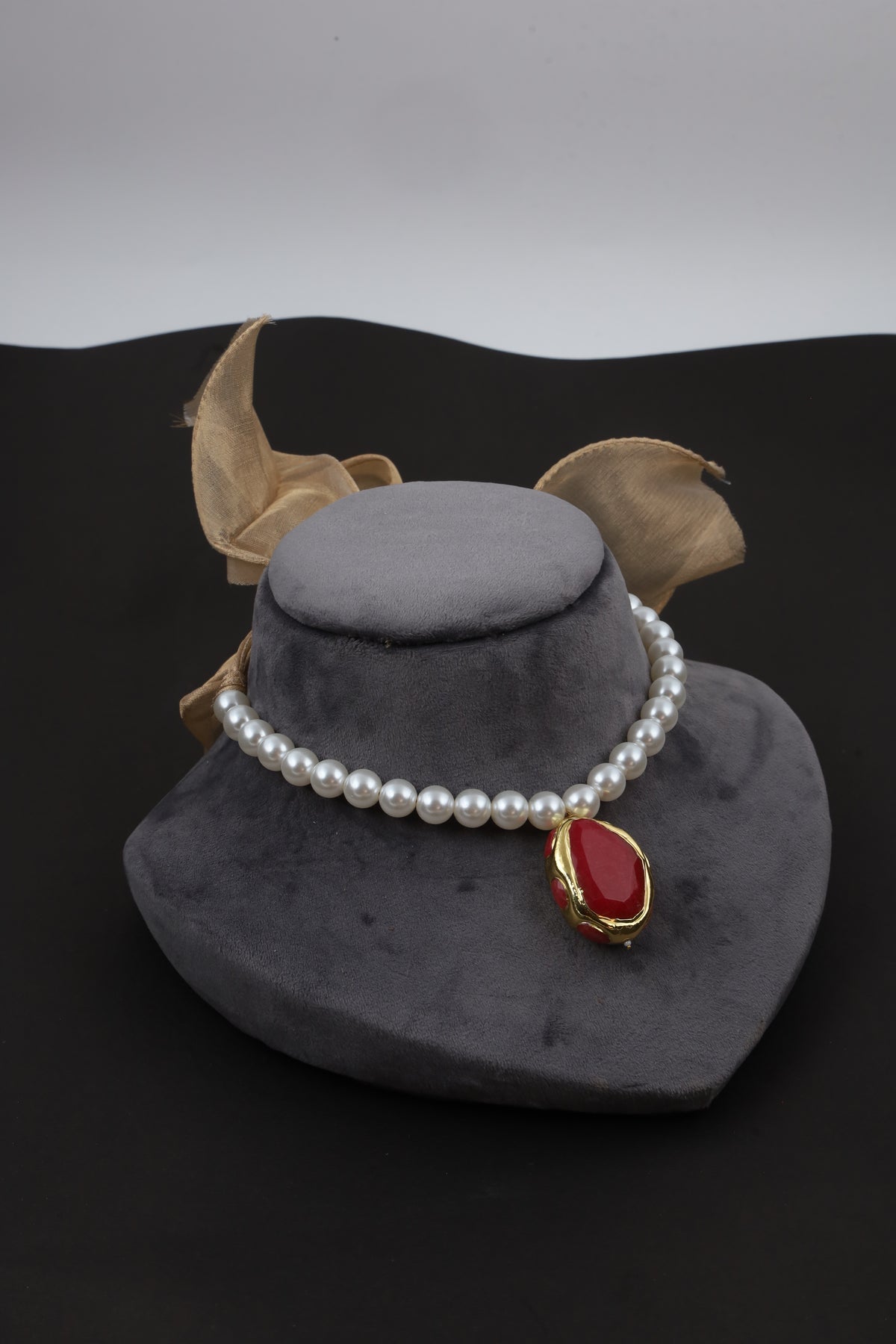 Pearl Choker Necklace with Red Crystal Pendant