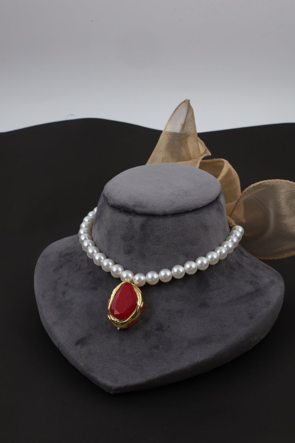Pearl Choker Necklace with Red Crystal Pendant