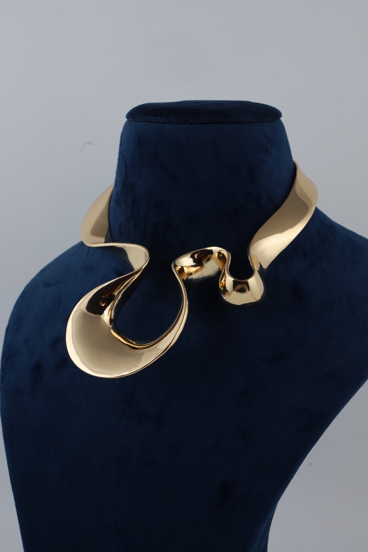 Sculptural Gold Tone Collar Necklace for Women