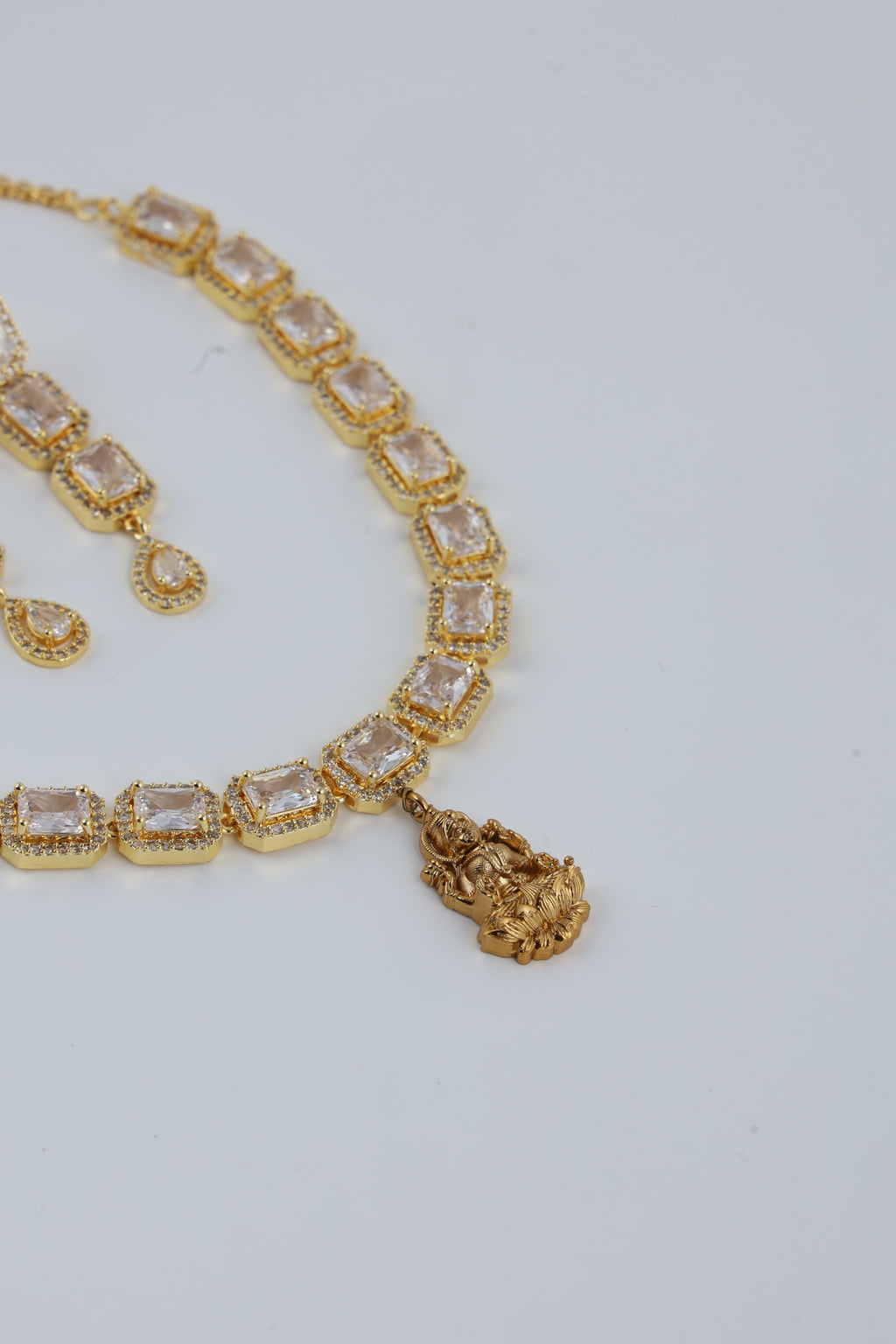 Gold Tone Crystal Necklace with Matching Earrings