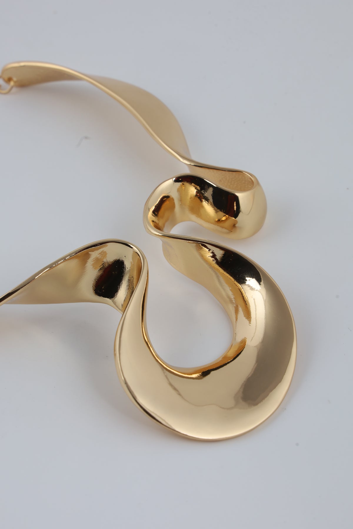Sculptural Gold Tone Collar Necklace for Women
