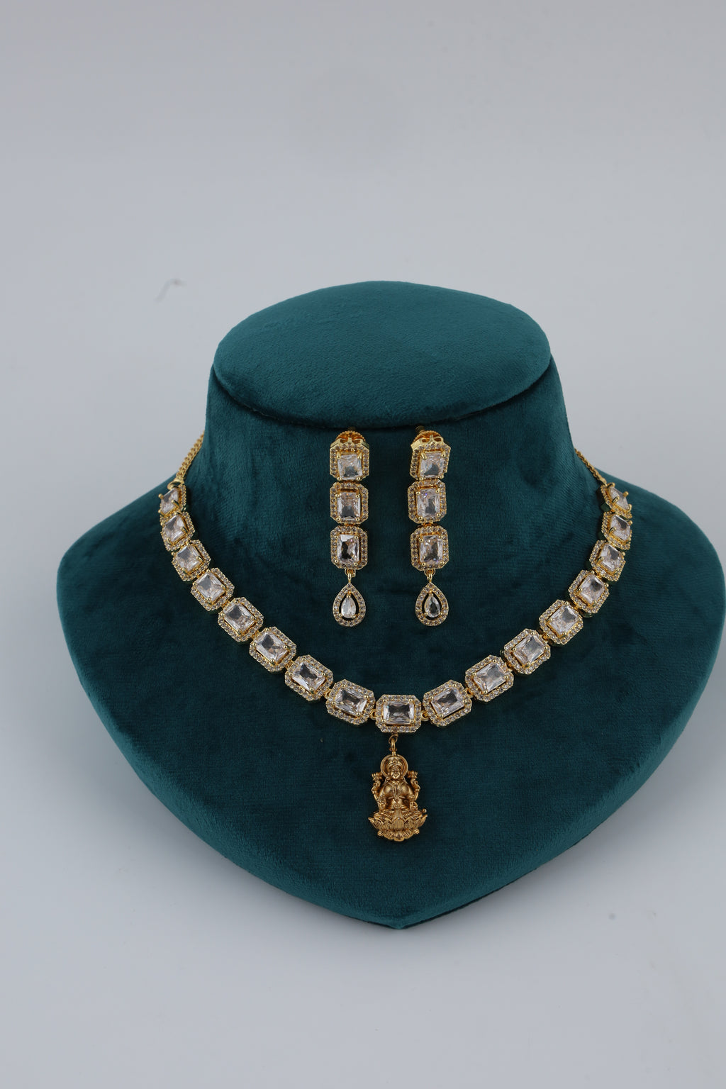 Gold Tone Crystal Necklace with Matching Earrings