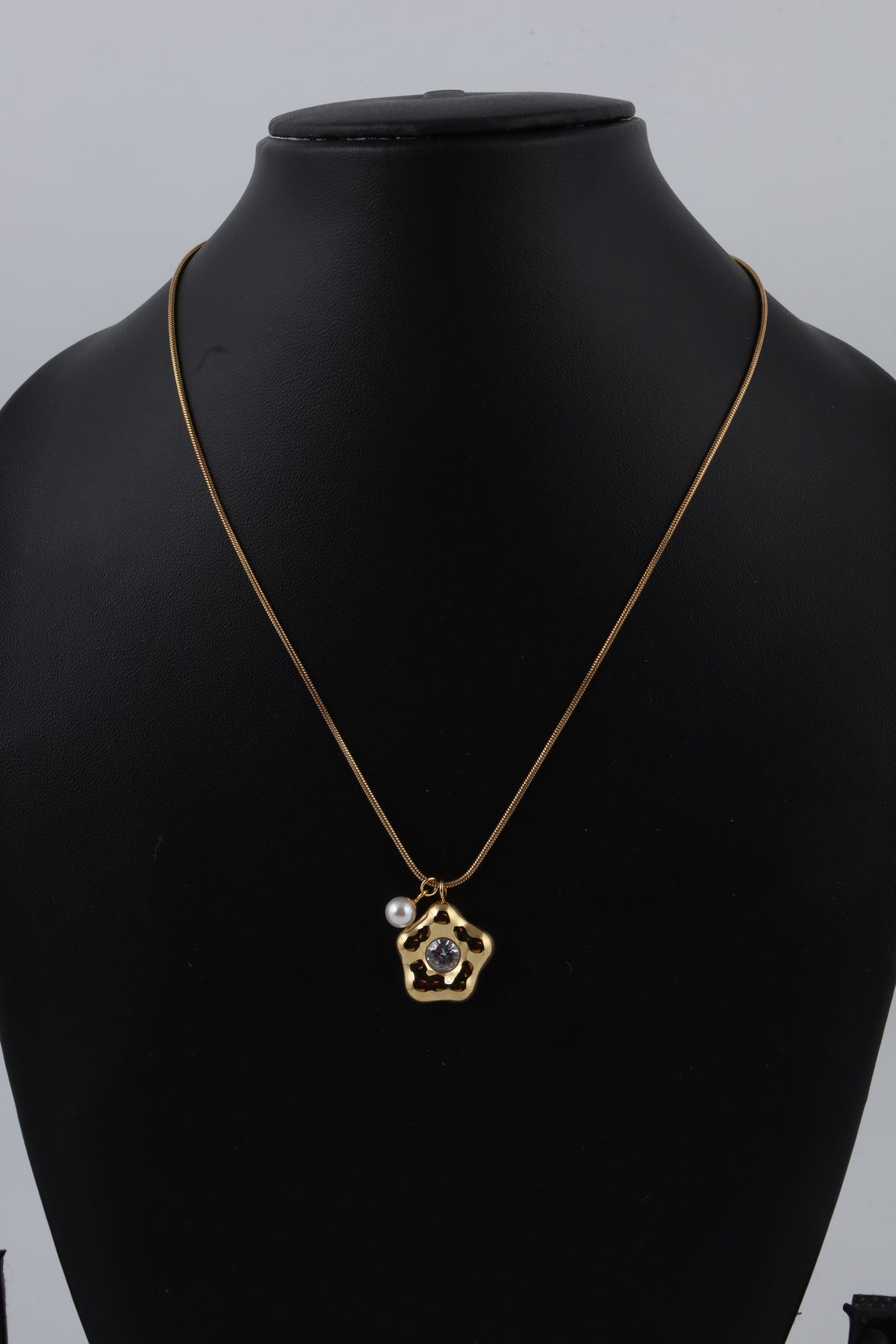Floral Gold Tone Pendant Necklace