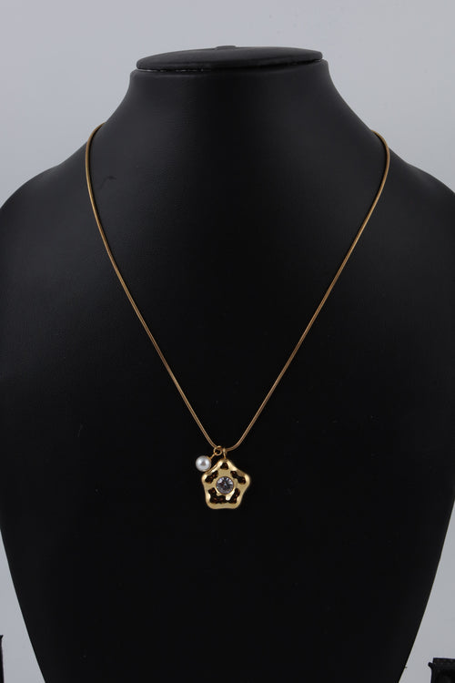 Floral Gold Tone Pendant Necklace