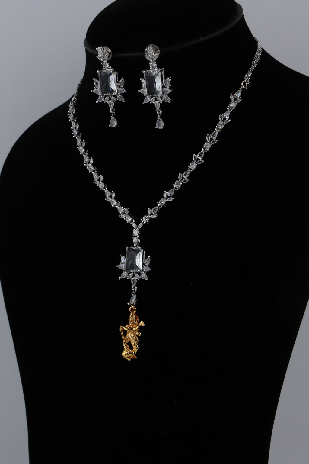 Black Centre Stone Necklace Set with Matching Earrings