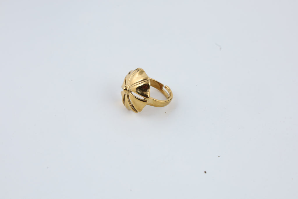 Gold Tone Sculpted Floral Ring
