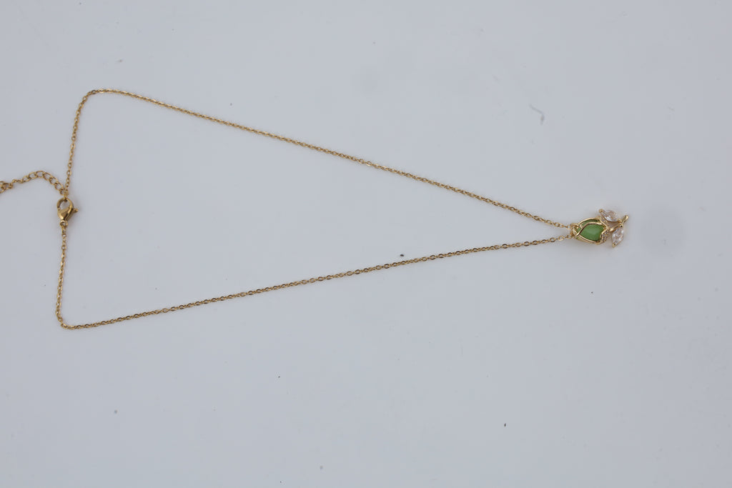 Green Stone Gold Tone Pendant Necklace