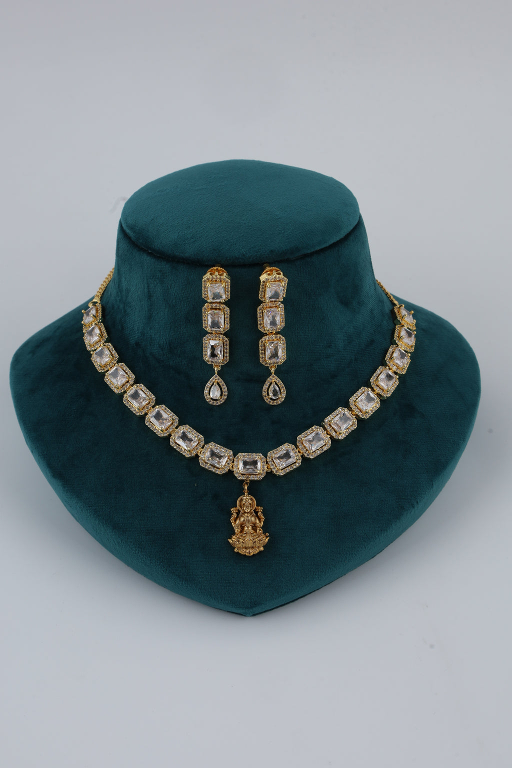 Gold Tone Crystal Necklace with Matching Earrings
